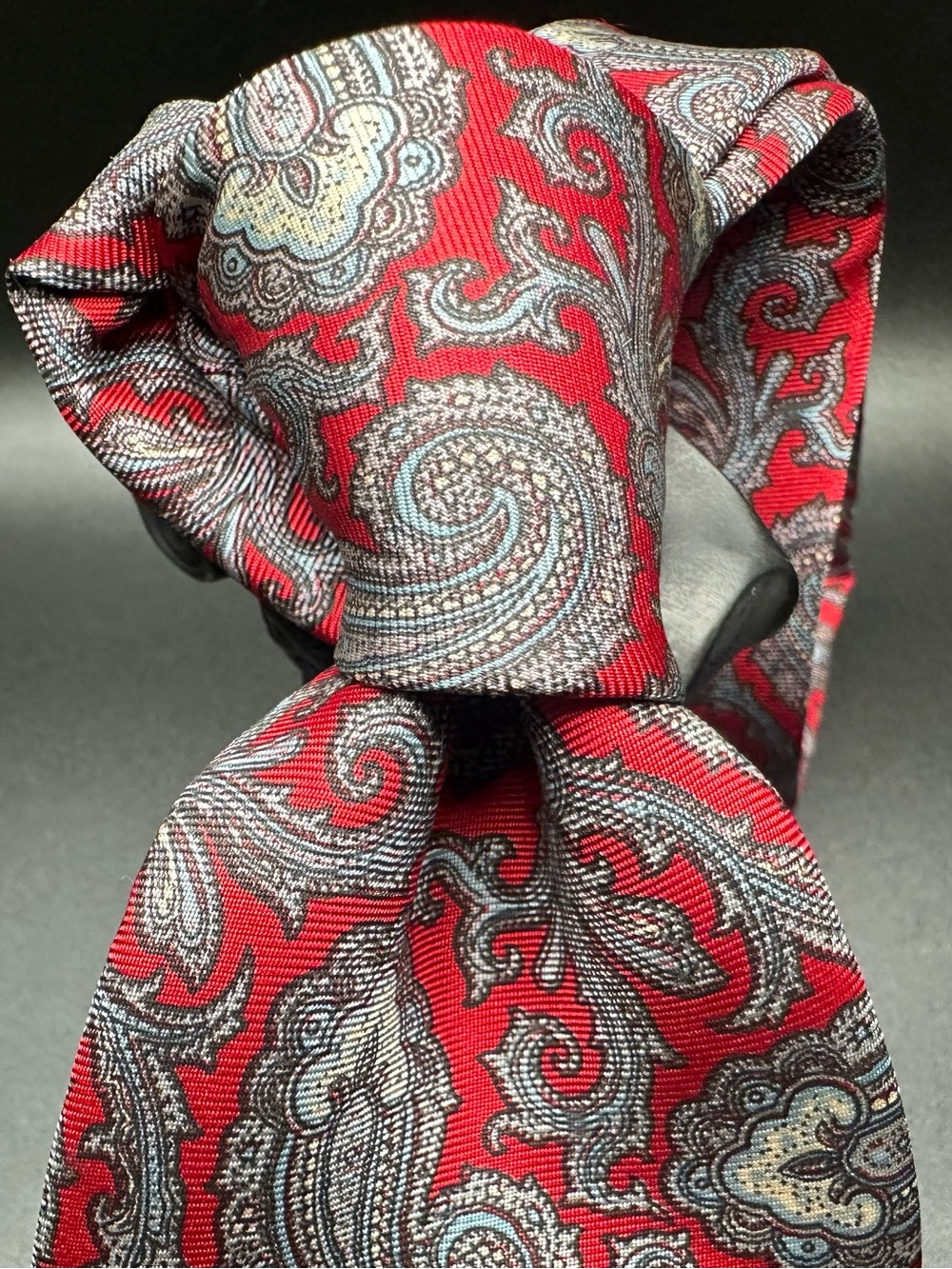 Kuppenheimer Men's Clothiers — Red Ornate Paisley